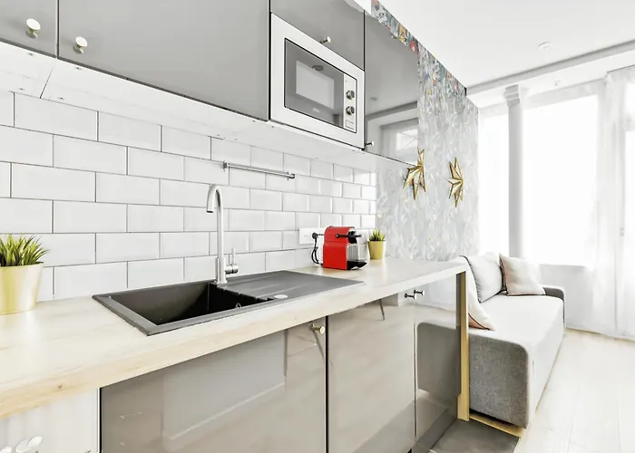 Convinient Souplex Basement 5mn Near Metro And Montmartre *