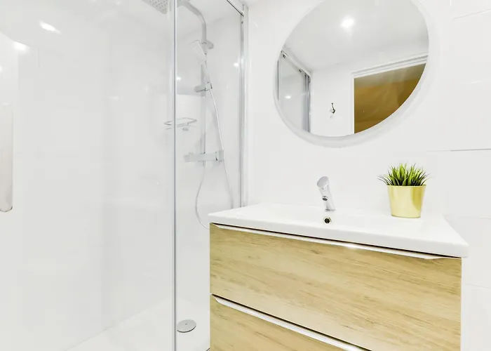 Convinient Souplex Basement 5mn Near Metro And Montmartre Apartament *